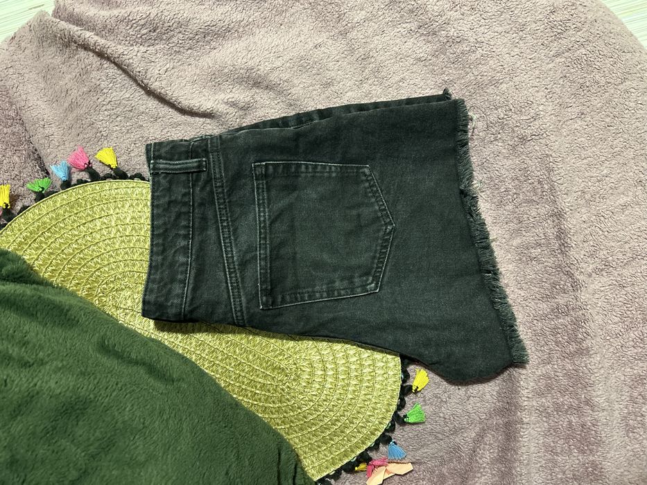 къси черни панталонки