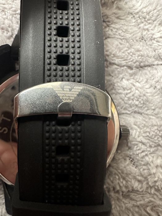 Часовник Emporio Armani