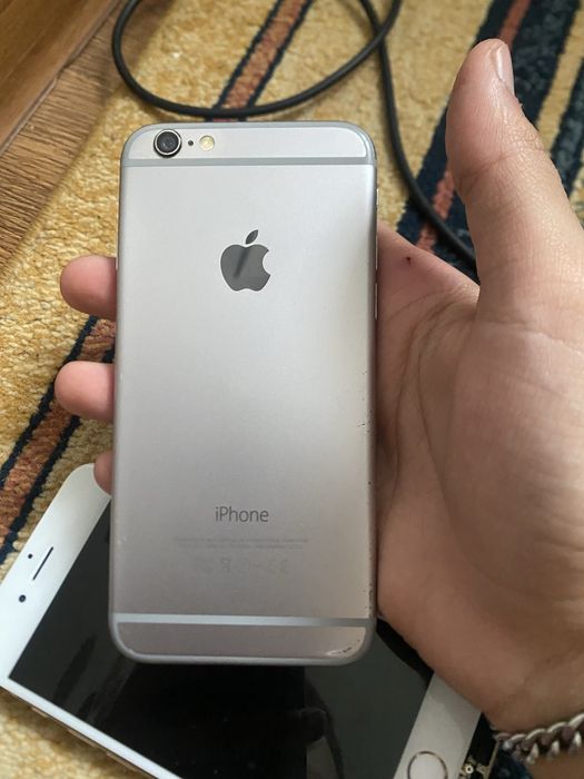 Продам два iPhone 6