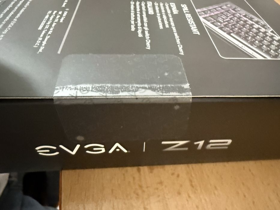 Геймърска клавиатура EVGA Z12 RGB