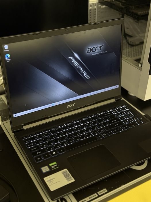 Acer Aspire 7 Ноутбук