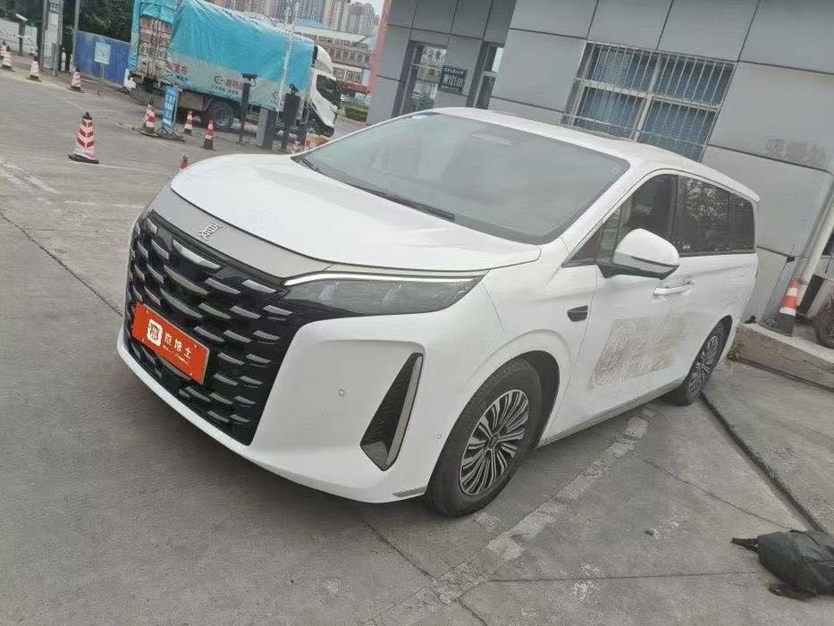 BYD Xia 2025 model, 180km DM-I oq kuzov