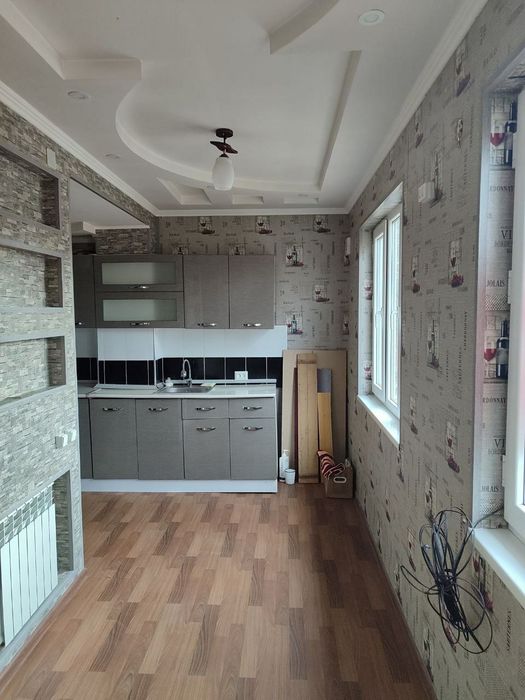Продается отличная 3 комнатная квартира. Вдоль центральной дороги.