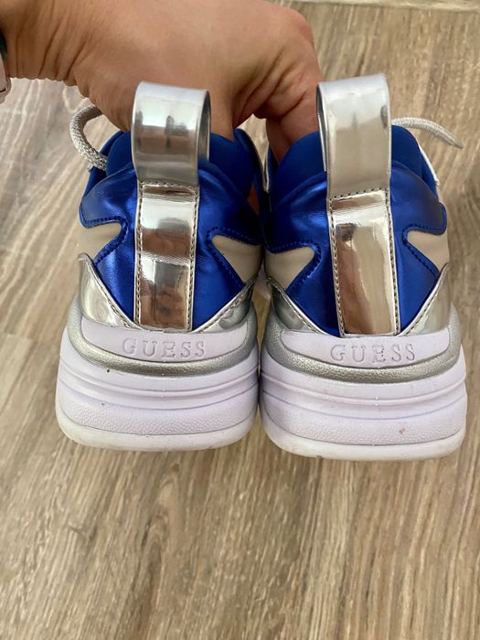 Оригинални маратонки Guess