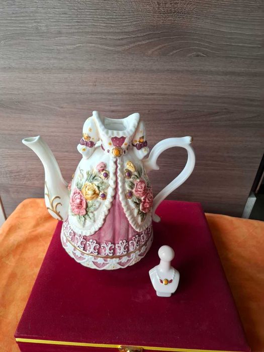 Порцеланов нов чайник