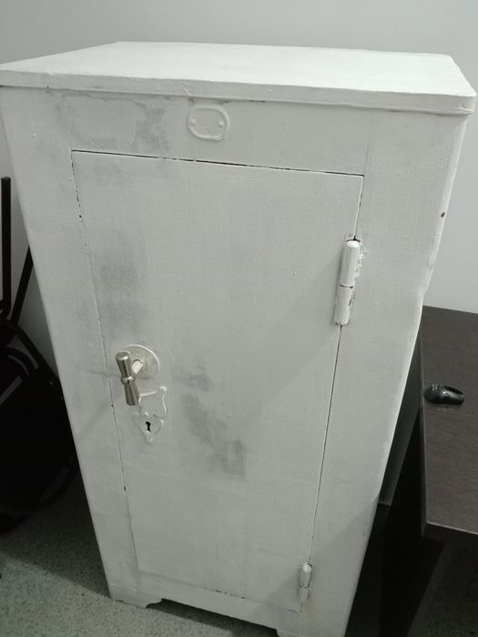 Продам сейф металлический