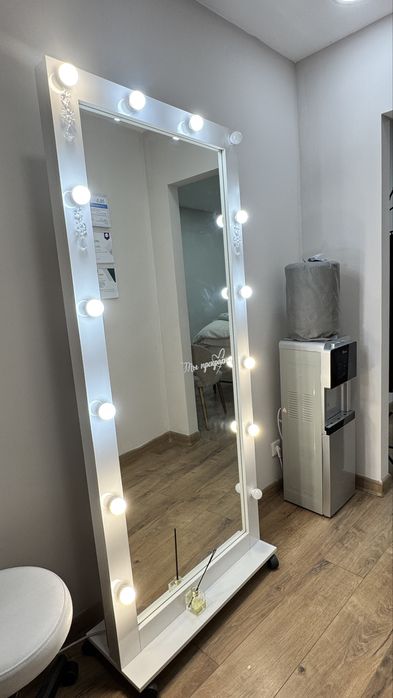 Продам зеркало (гримерное)