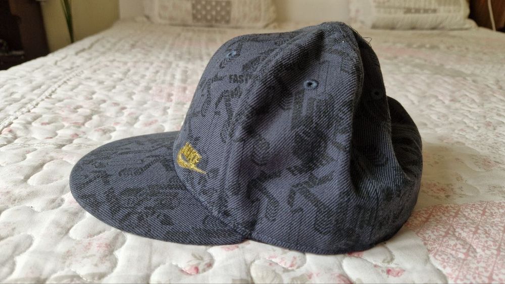 Шапка Nike с права козирка