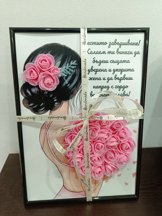 Ръчно изработени картини с декорация от вечни рози!