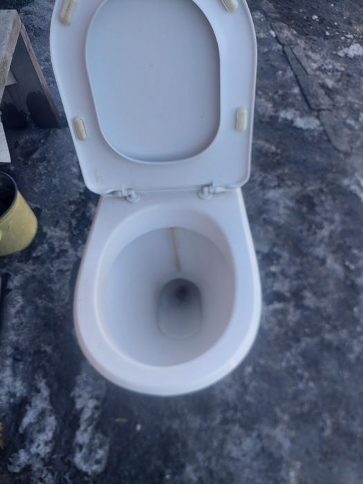 Продам унитаз без бочка