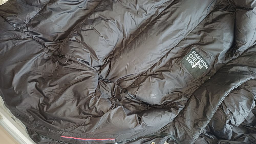 Geaca lungă cu glugă ! Modernă! Buzunare lungi!