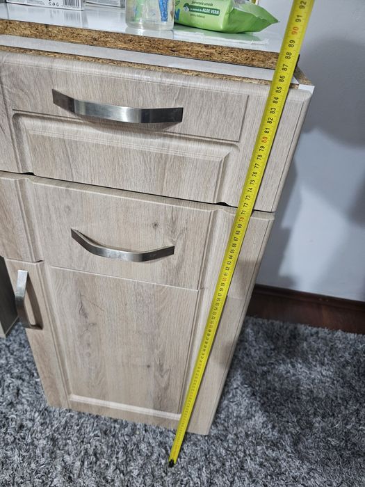 Vând dulap cu 2 sertare si usa