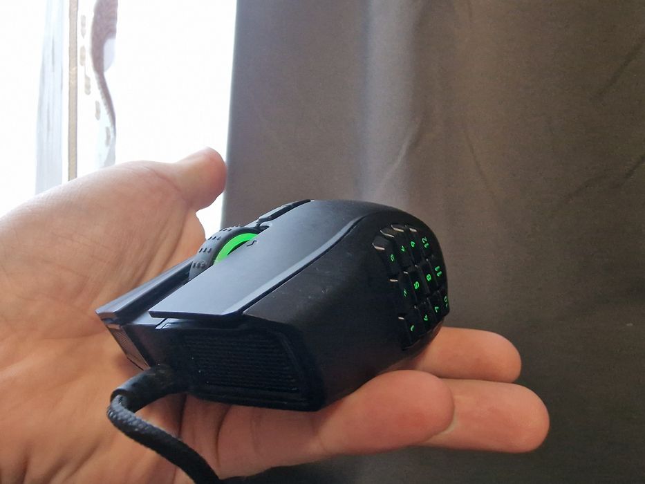 Mouse Gaming Razer Naga 2014 – 19 Butoane (Ideal MMO/MOBA) – Original