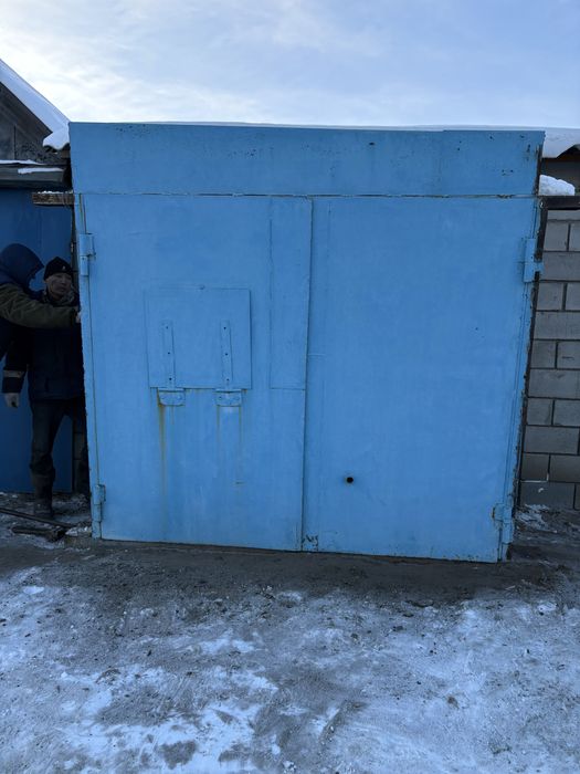Продам ворота гаражные б/у