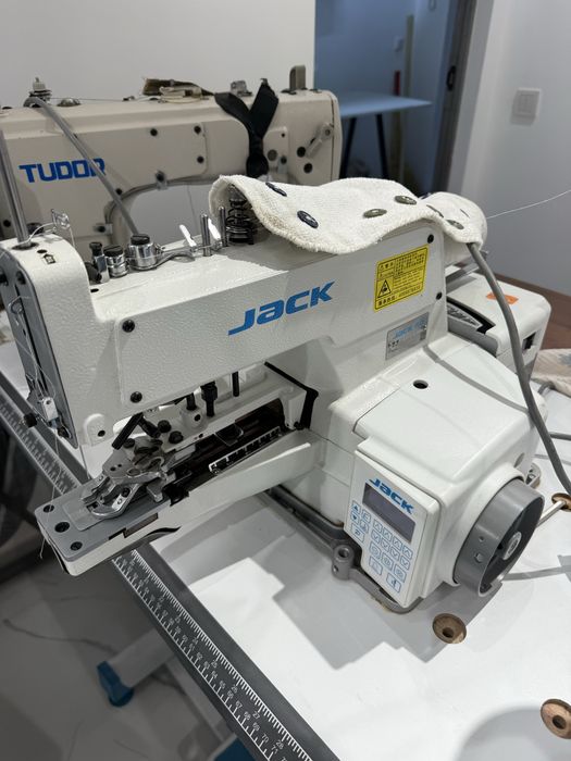 Пуговичная машина