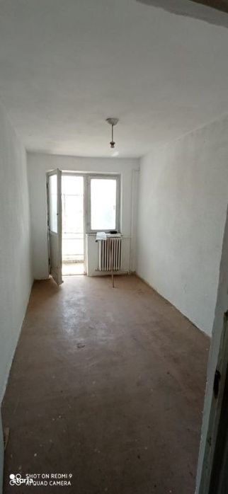 Apartament 4 camere, decomandat, Bals