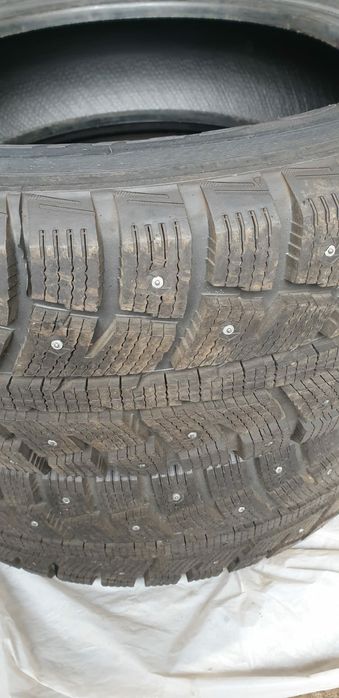 Зимние  шины с шипами Новые