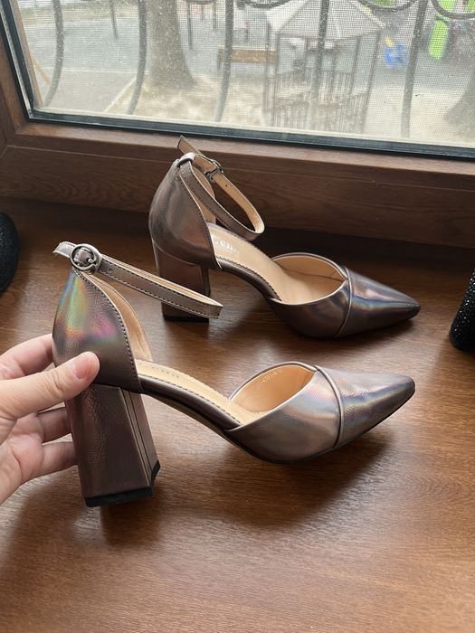 Три пары обуви за 5000тг