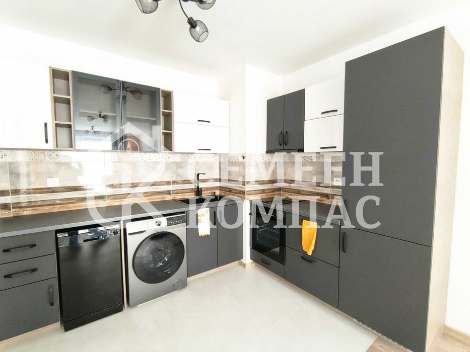 Продава се Двустаен апартамент в Пловдив, Кючук Париж - 78 кв.м за 899 €/кв.м - Снимка #3