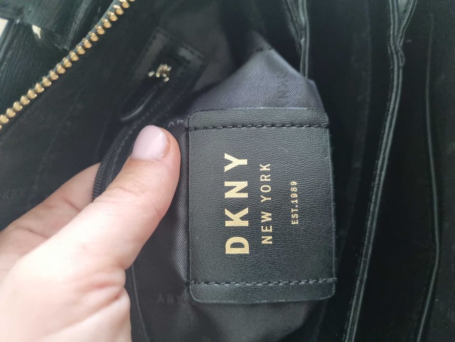 Оригинална кожена чанта DKNY Paige Medium Satchel (Черна)