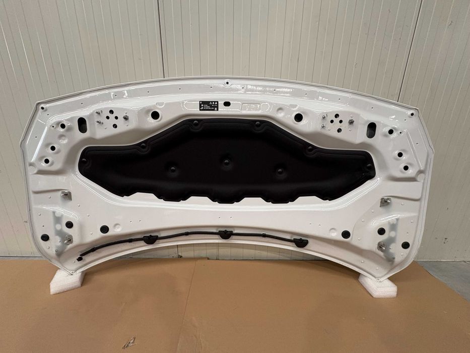 Оригинален Преден Капак За БМВ У06 8737107 BMW U06 Mineral-Weiss Metallic