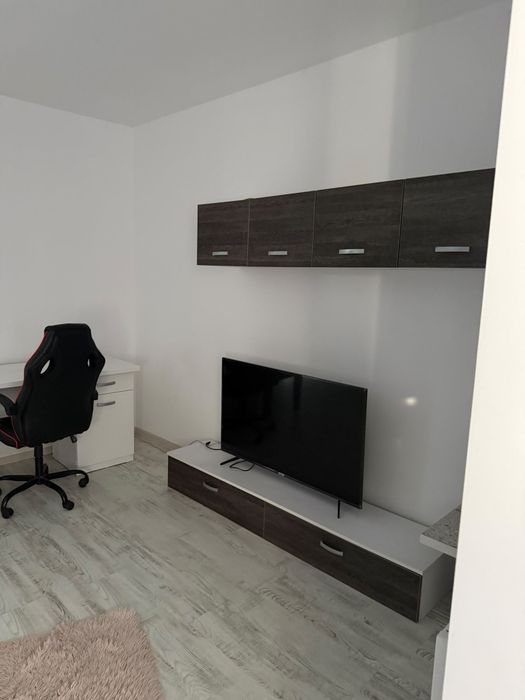 Închiriez Garsoniera