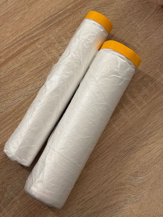 Краска и кисти для художников