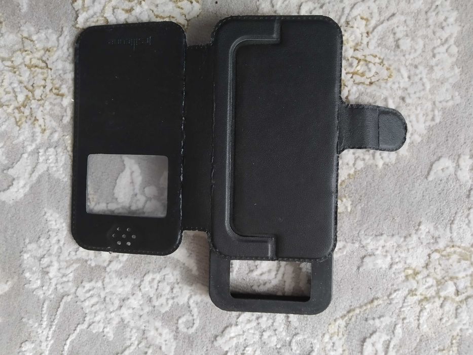 Универсальный чехол на смартфоны старого типа