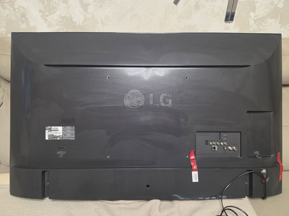 Продаётся телевизор LG Full HD, диагональ 50 дюймов.