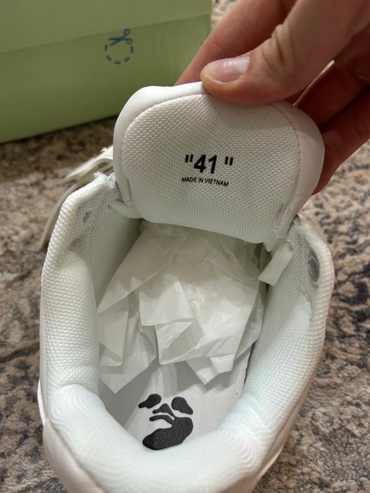Off White ‘Out of office’ Triple White / Premium / 2025