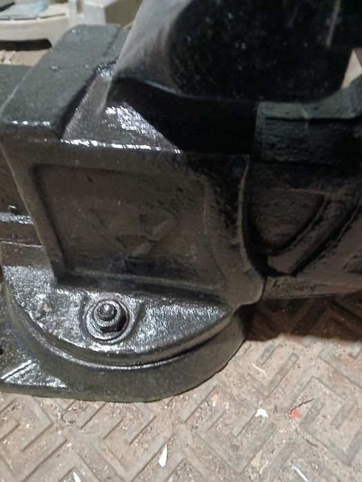 Тискй советсое. В отличном состоянии