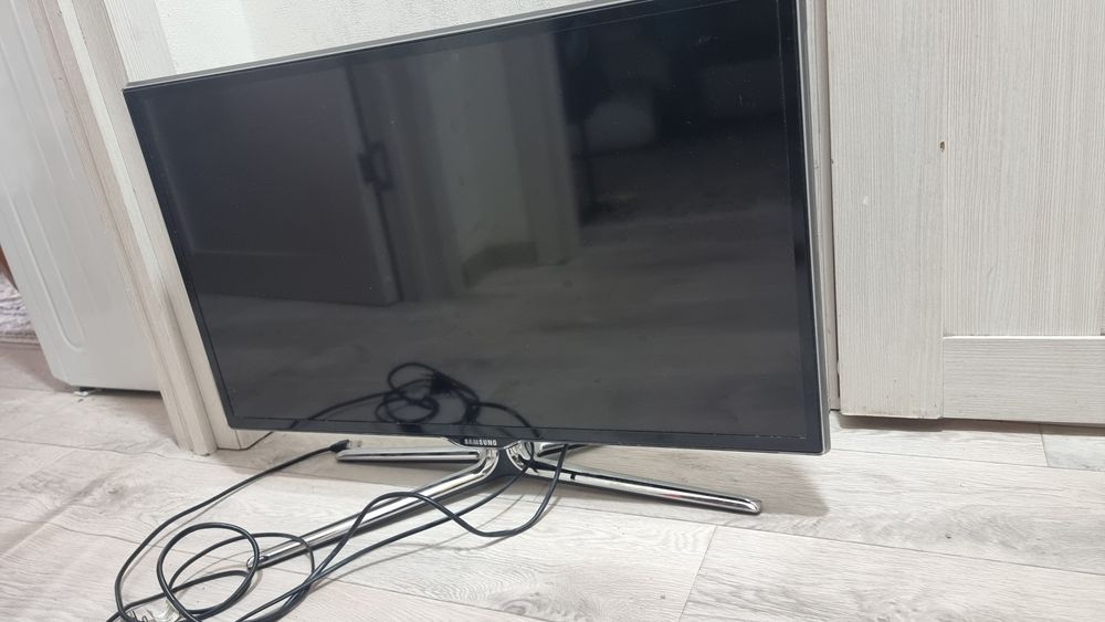 Продам смарт телевизор