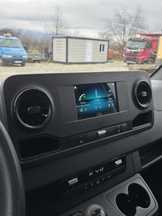 Vând Mercedes sprinter