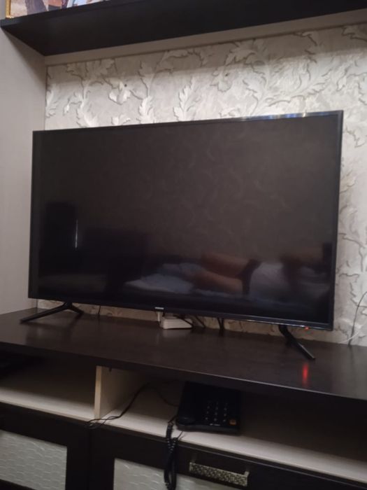 Продам жк телевизор