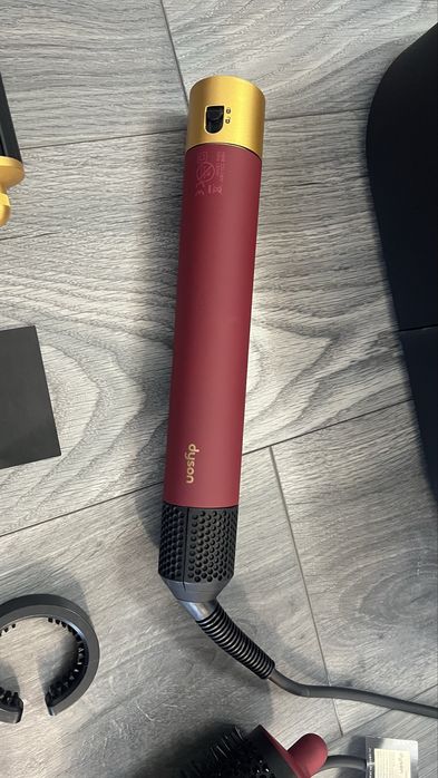 Dyson Airwrap i.d. Red Velvet / Gold - Editie Speciala