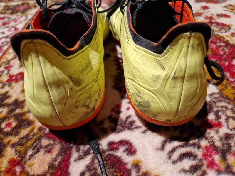 Ghete fotbal Adidas predator