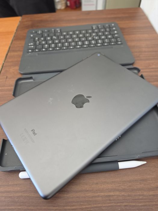 IPad 9 (Gen) 64GB + клаветура