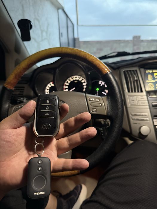 Оригинал ключ камри 55