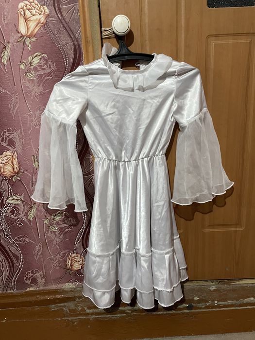 Продам платья  не дорого