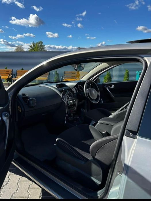 RENAULT MEGAN 1.4 бензин
