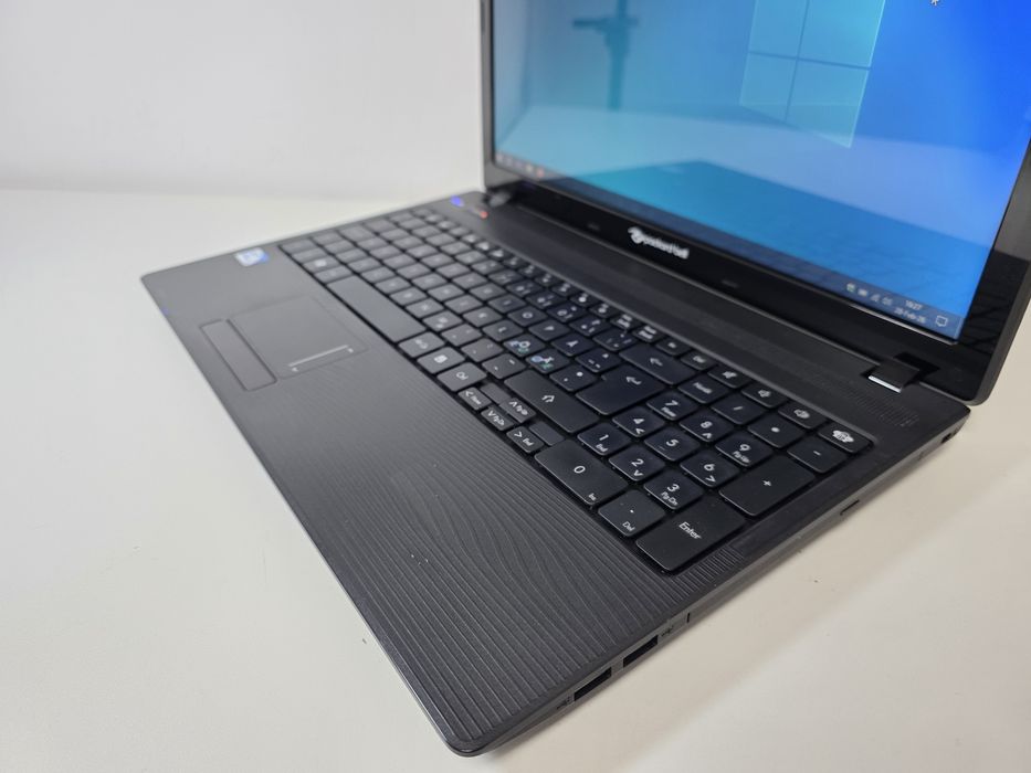 Laptop Acer SSD 15.6 HD cu  CA NOU Garantie
