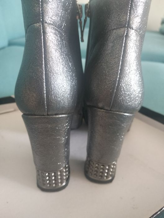 Продам полу сапожки 38 размер