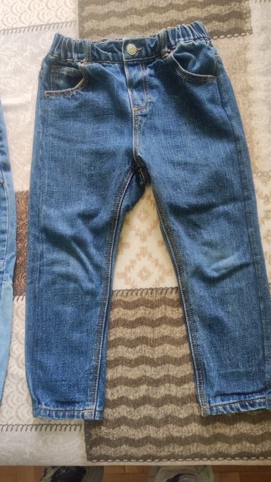 Дънки за малък младеж