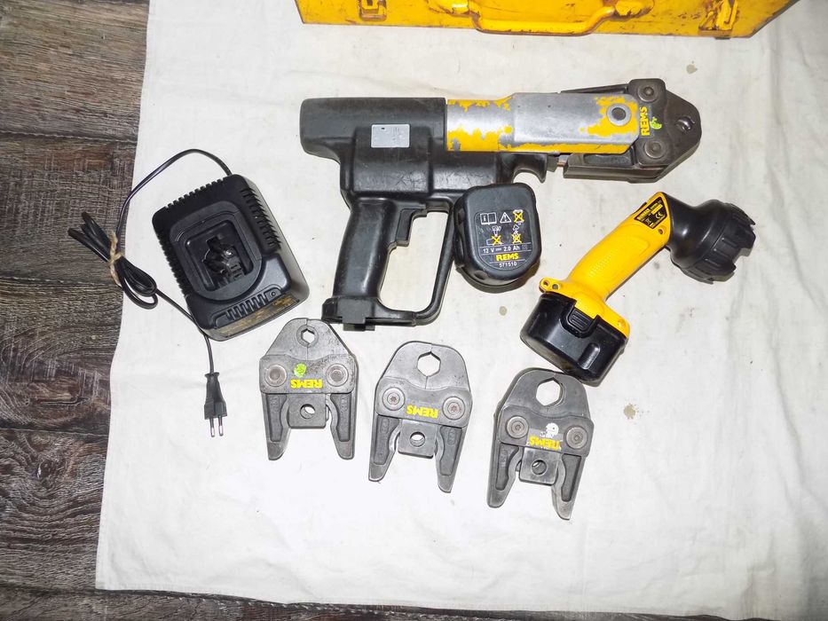 Presa de  sertizat  REMS  12V Ni Cd  /  14,4V Li-Ion  , Rotenberger Romax 3000  18V Li-Ion