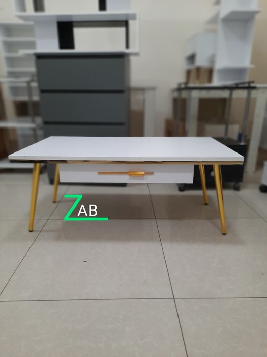 Дизайнерский журнальный  ( чайный столик )  от производителя.