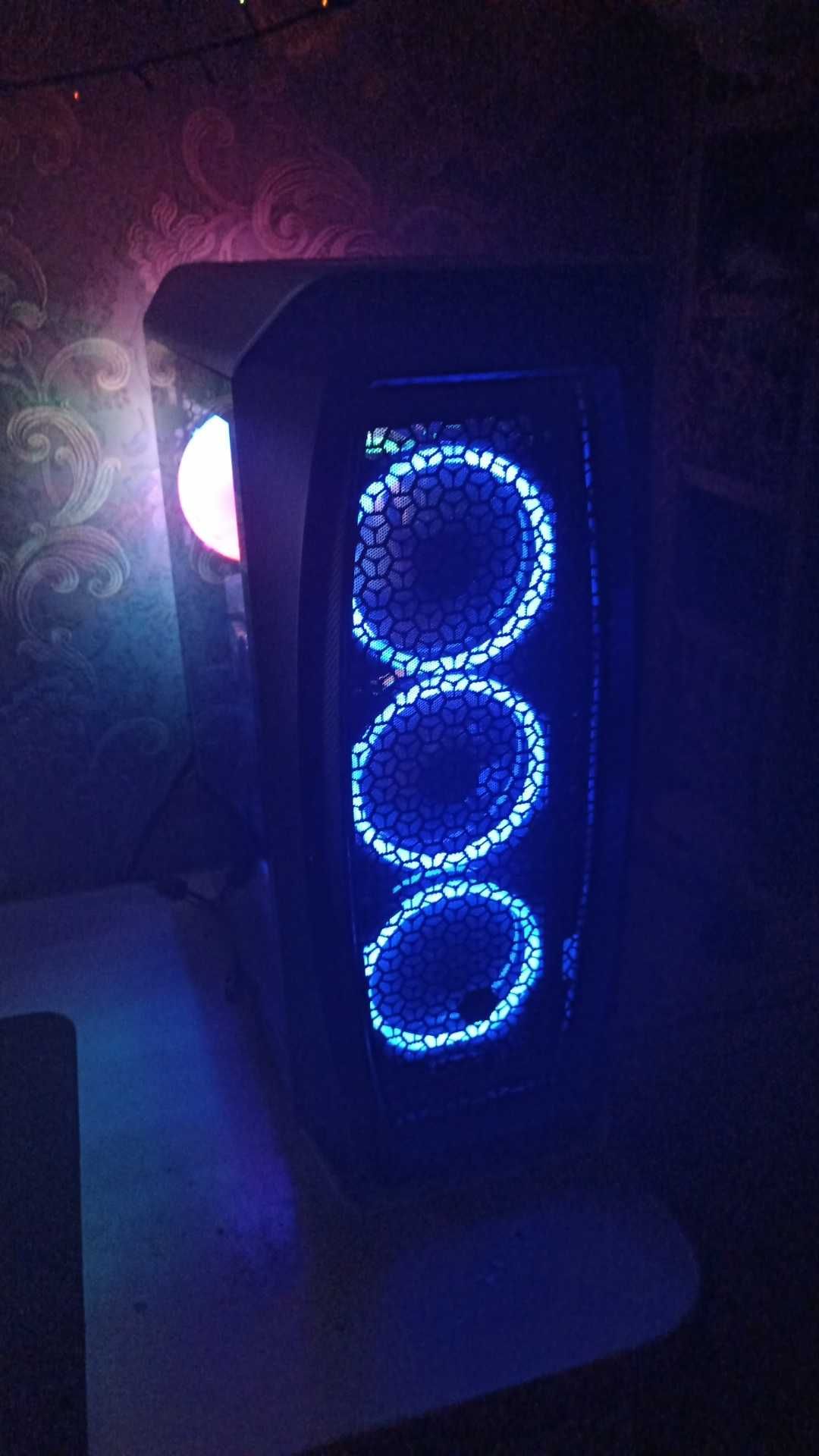 Корпус Aerocool Aero One Frost - Комплектующие и аксессуары Павлодар на Olx
