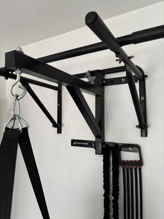 OUTSHOCK Sac de box 20 kg + Sistem Fixare Perete