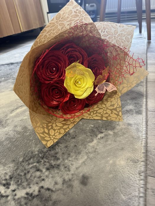 Buchet de flori din satin