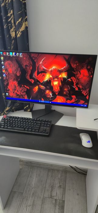 Vând pc gaming cu monitor oled +periferice  Amd ryzen 7 7800x3d