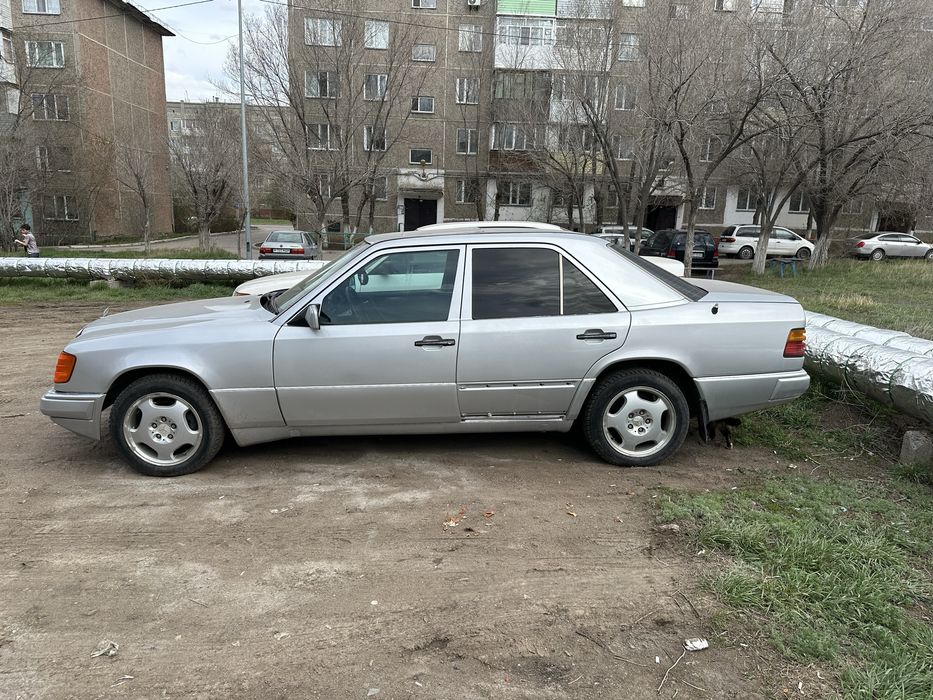 Мерседес бенс 124 серебро